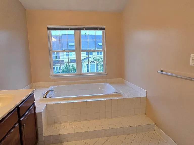 22614 Welborne Manor Sq — Photo 38