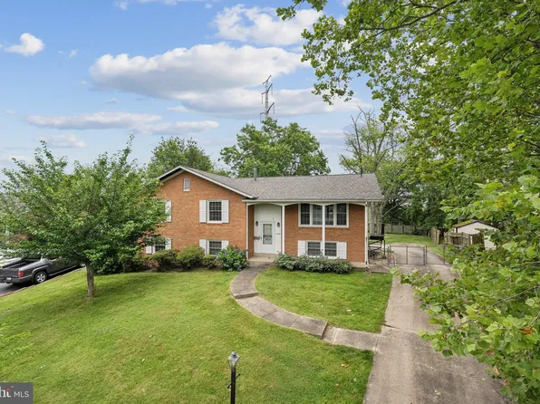 11621 Regency Dr, Rockville, MD 20854