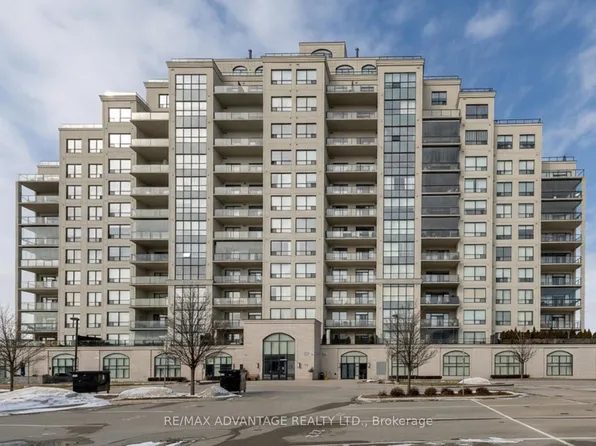 240 Villagewalk Blvd #901, London, ON N6G 0P6