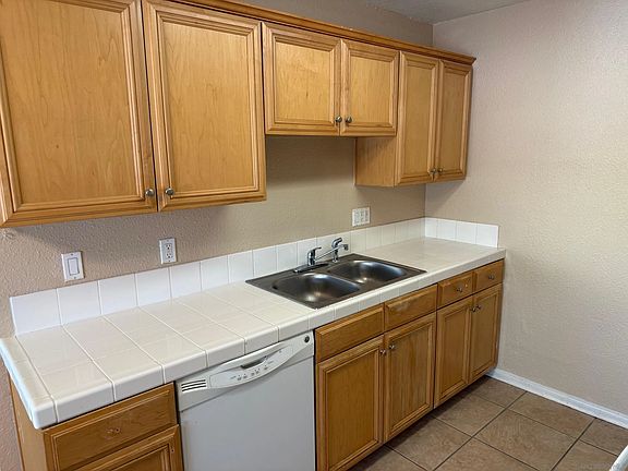 4th image of 2041 E Grand Ave Unit 44