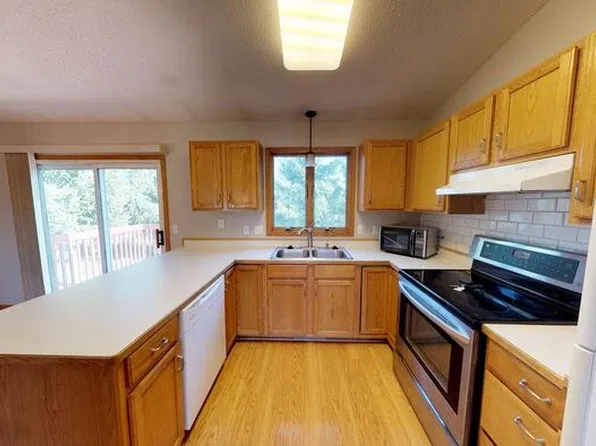 1404 19th St SE, Mandan, ND 58554