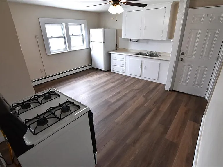 76 Cottage St #2 — Photo 3
