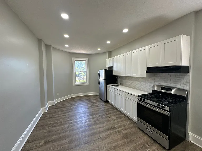 118 N Stockton St #2 — Photo 4
