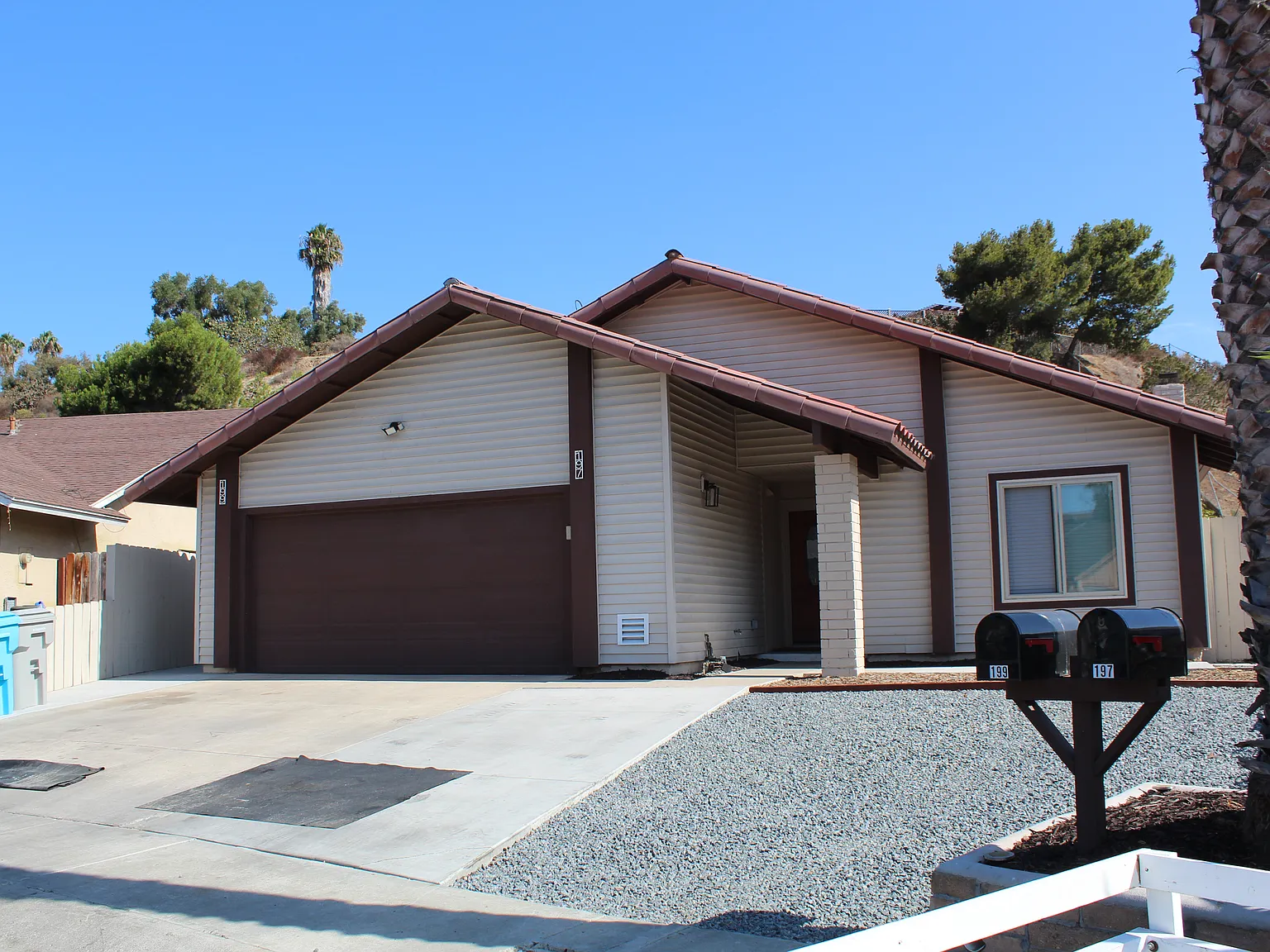 3 bed, 1300 sqft, $3,500 — Photo 2