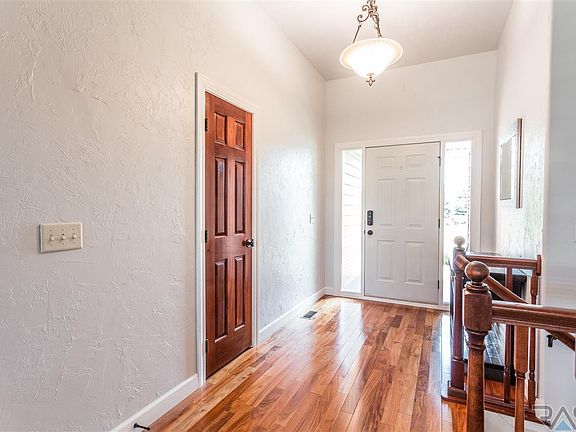 2nd image of 2509 E Kensington St
