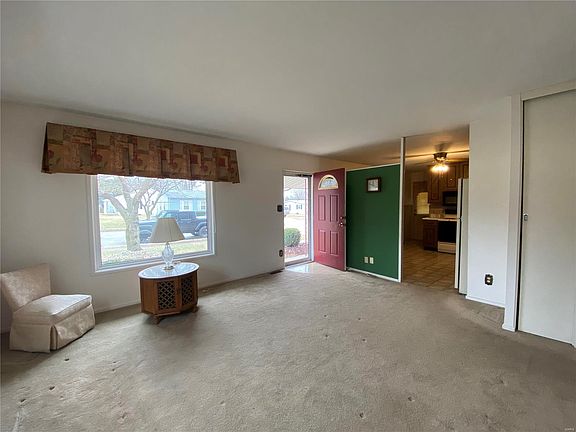 5th image of 3041 Ash Ave