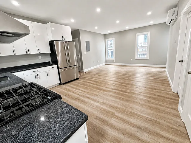 62 Glen Ave #1 — Photo 3