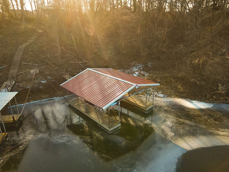 1st image of Lakeview Dr