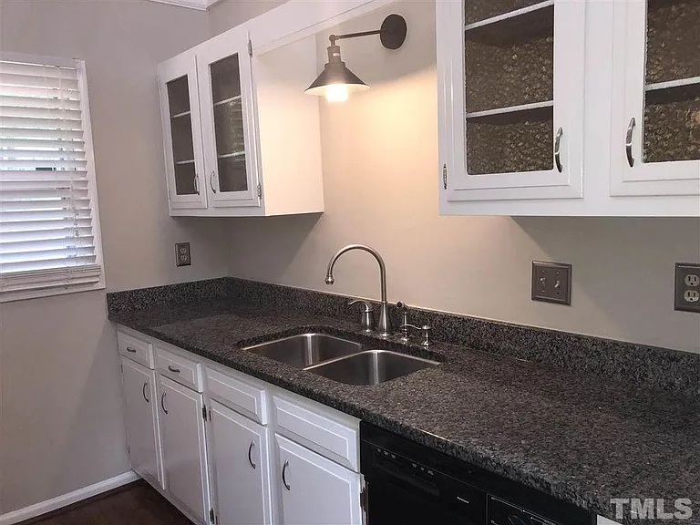 1017 Stonehedge Ave — Photo 4