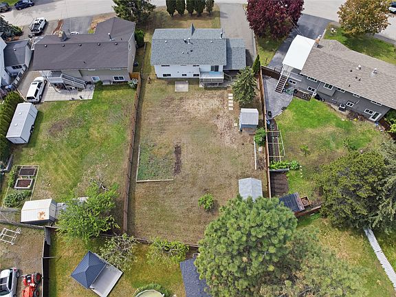 4th image of 1542 Mount Dufferin Cres