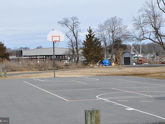 5th image of 3641 Branhum Rd