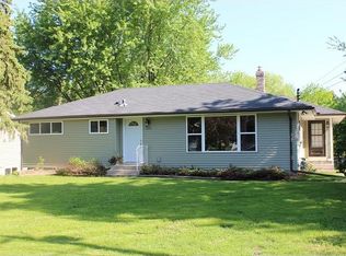 1371 Floral Dr W, Arden Hills, MN 55112