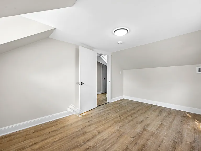 71 Maple St — Photo 8