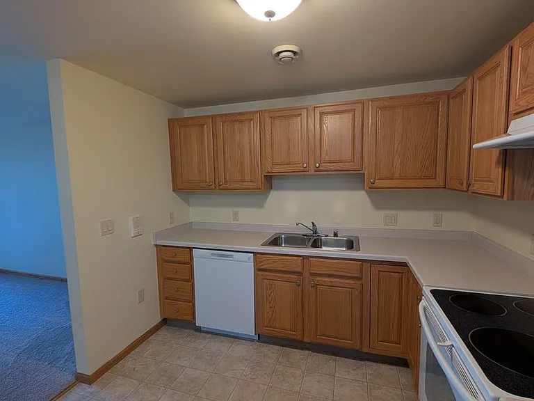 Pheasant Run Apartments — Photo 19