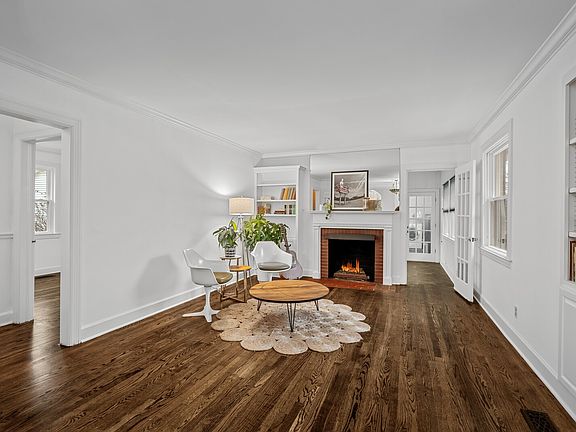 4th image of 224 Blue Hills Dr
