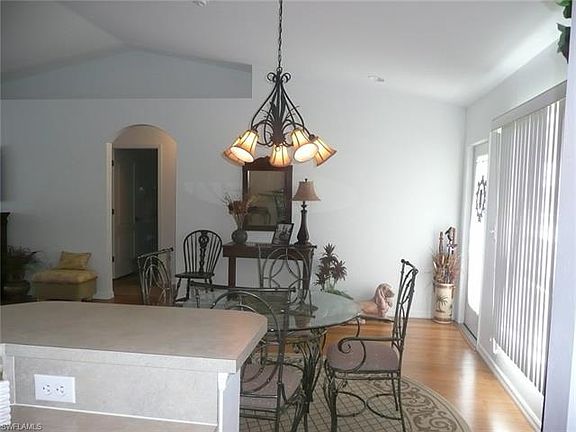 5th image of 224 NW 24th Pl
