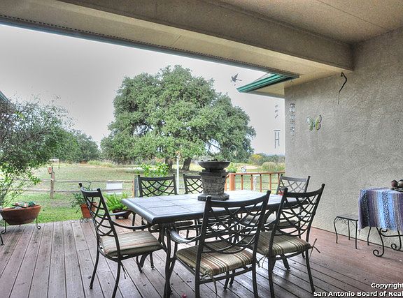 4th image of 310 Glenvalley Cir