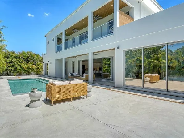 2124 Clematis Pl, Sarasota, FL 34239