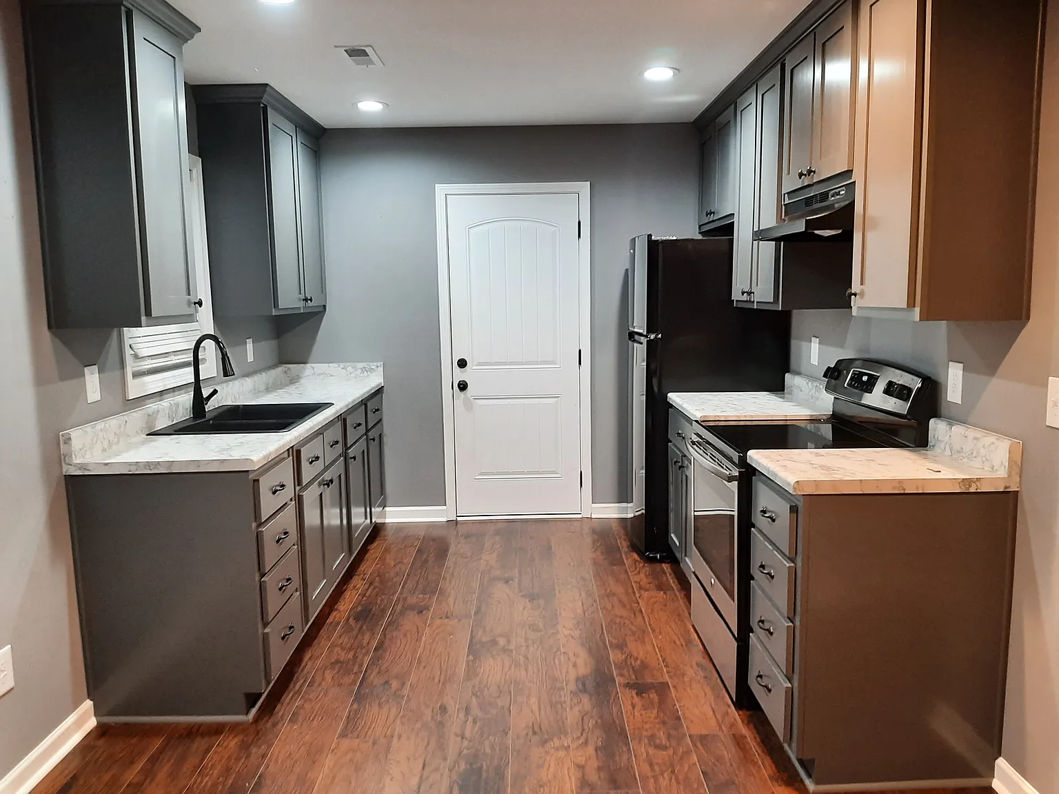 3 bed, 944 sqft, $1,250 — Photo 4