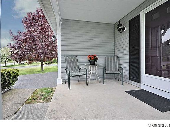 3rd image of 108 Wildherd Dr