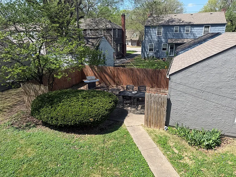 Private Patio!