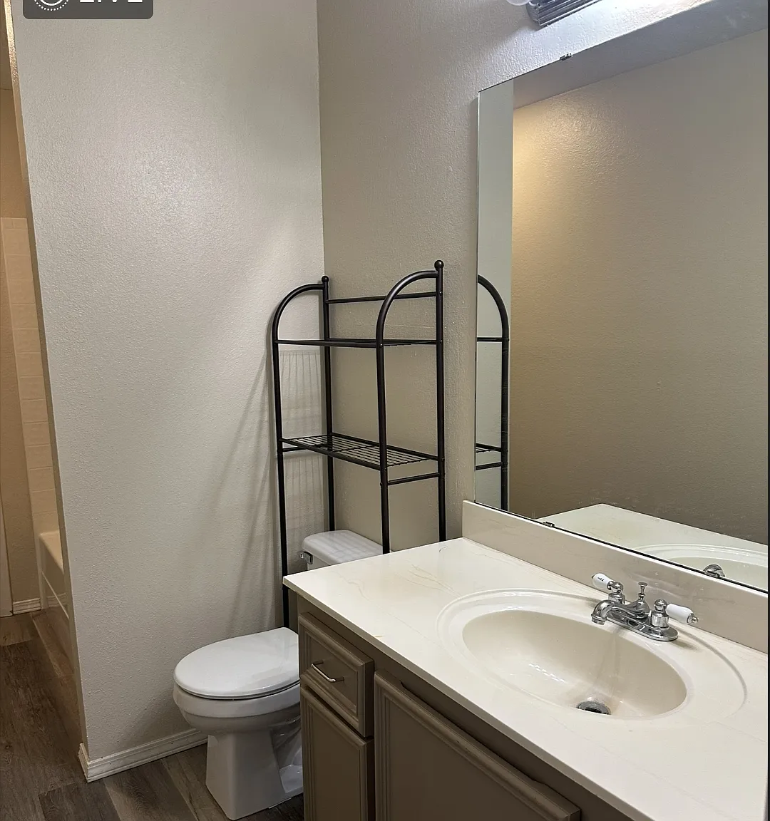 2 bed, 946 sqft, $1,200 — Photo 4