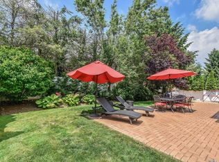 38 Herrels Cir, Melville, NY 11747