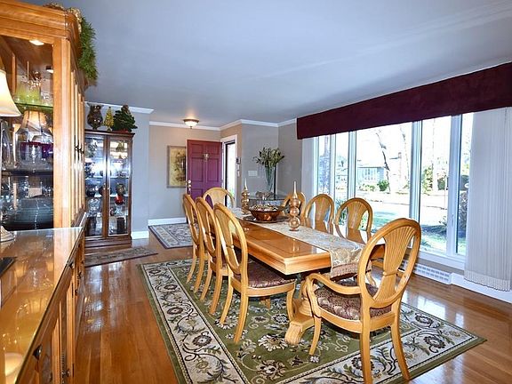 4th image of 11 Woodlawn Rd