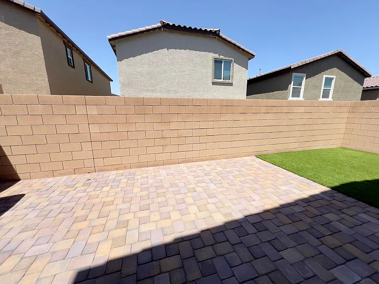 10946 Cambridge Lakes Ave — Photo 31
