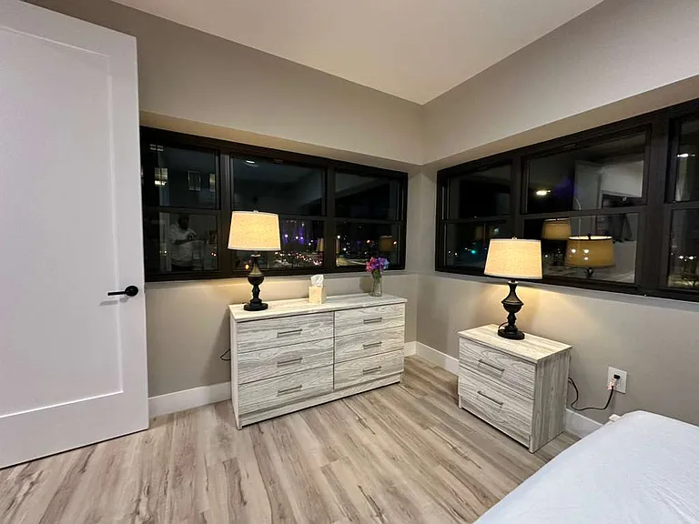 90 N Swan St #302 — Photo 8