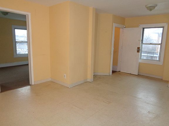 4th image of 21400 36th Ave #2
