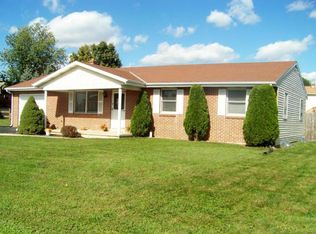 933 Oak Ln, Lebanon, PA 17046