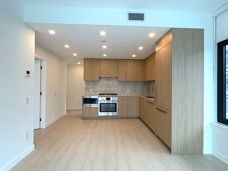 626 Claremont St #810 — Photo 4