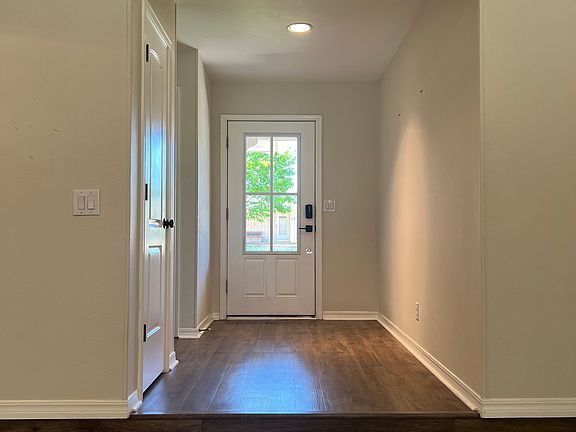 3rd image of 6 Anita Ln