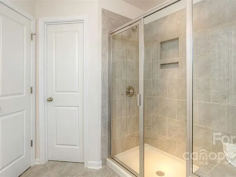 131 Creekview Rd — Photo 14