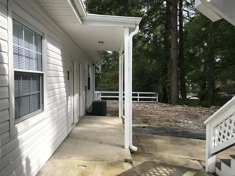518 Nash St #4 — Photo 3