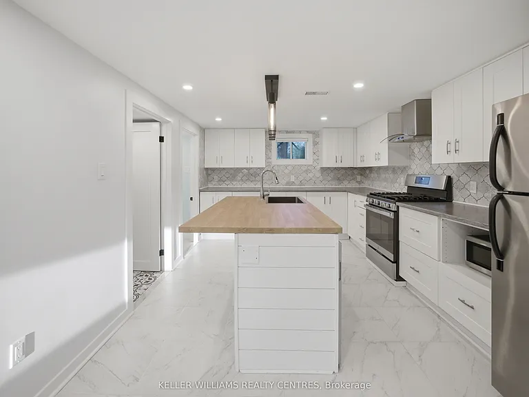 25 Townsend Ave #B — Photo 16