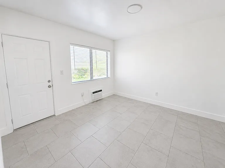 55 NW 56th St #6 — Photo 6