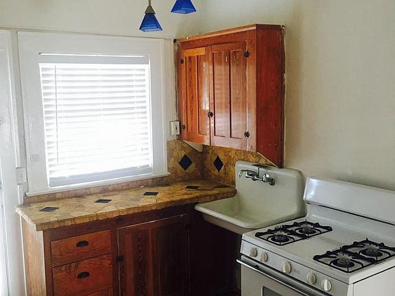 3rd image of 201 5th St S APT 12