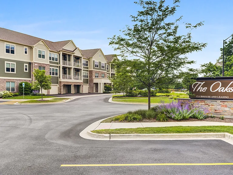 The Oaks Of Vernon Hills — Photo 15
