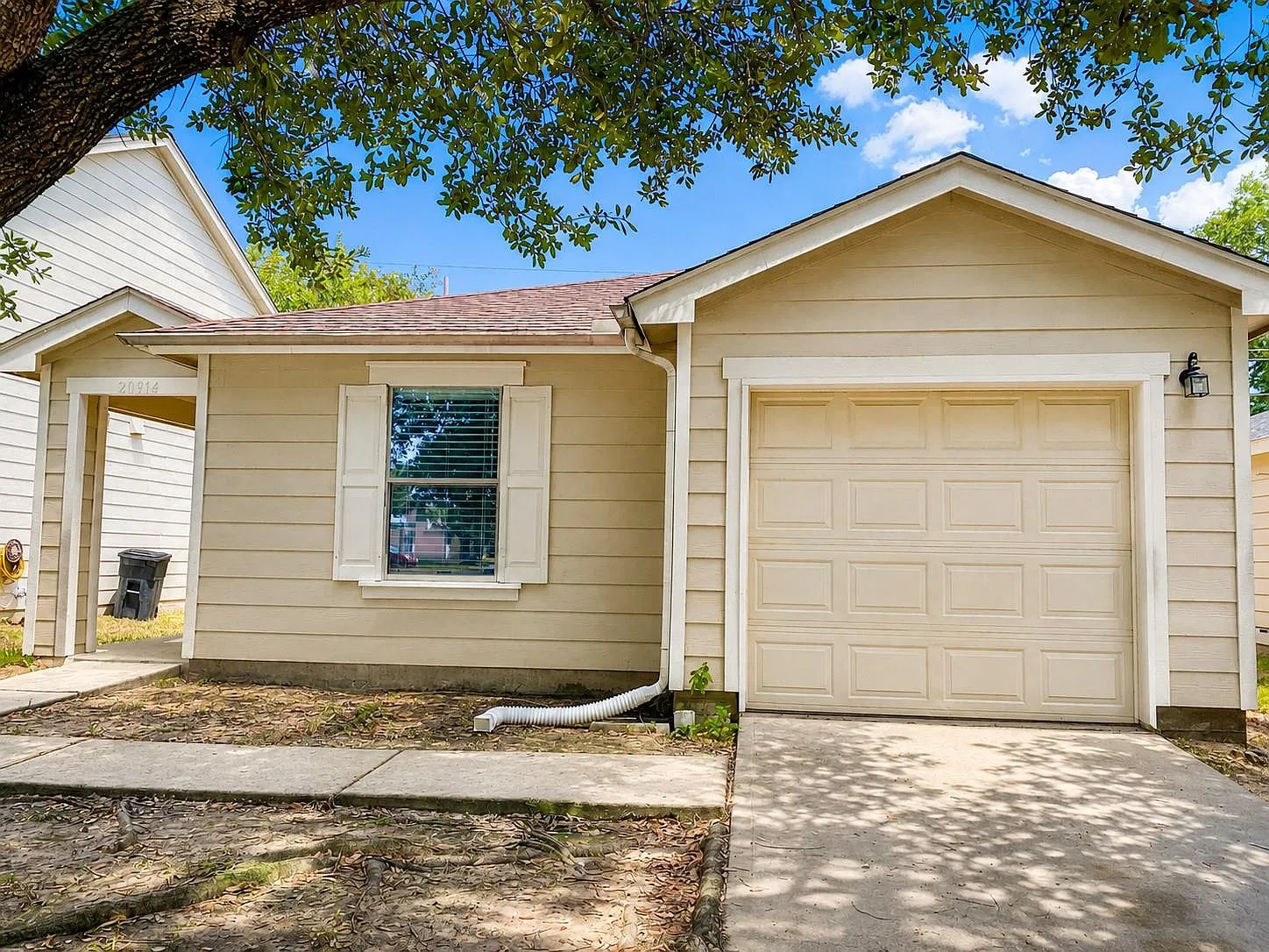3 bed, 2.0 bath, 1296 sqft, $1,850 — Photo 1