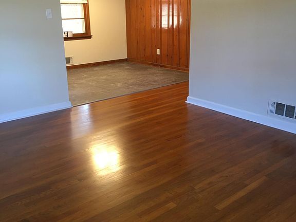 Living are looking in to the dining area.