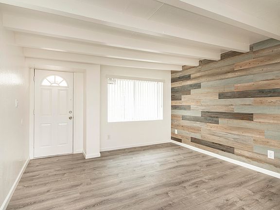 5th image of 721 E Sierra Vista Dr #1-4