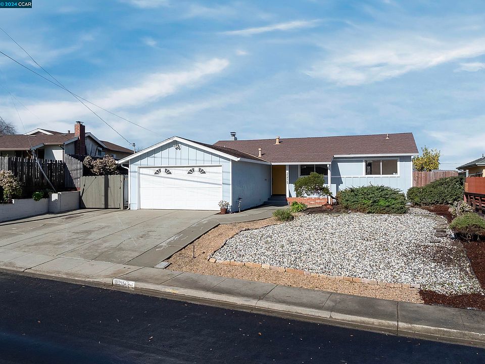 1st image of 2215 Del Monte Dr