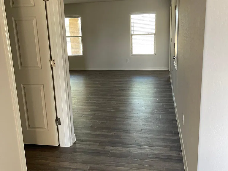 1008 W Nina Dr — Photo 4