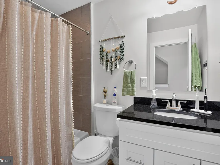 2441 Coral St — Photo 26