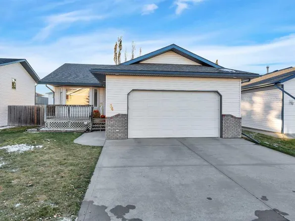 34 E Lund Close, Red Deer, AB T4R 2T1