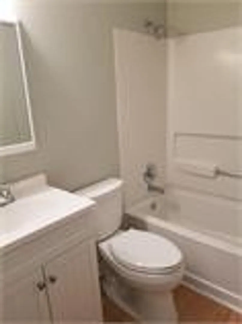 2 bd 1 ba duplex in a Great Location — Photo 4