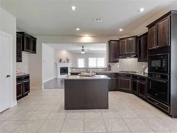 5th image of 2617 Sunflower Dr