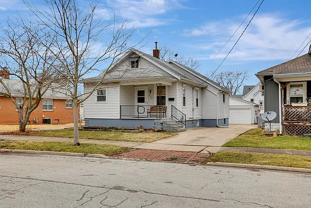 825 W Elm St photo 1